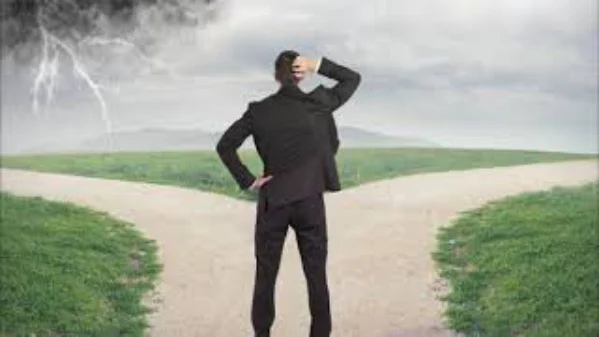 NAS ENCRUZILHADAS DA VIDA DOIS CAMINHOS, UMA DECISÃO !
